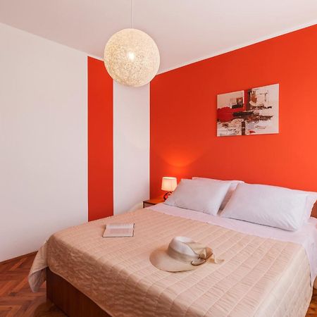 Two Bedroom Apartment, Nice Neighborhood, Free Parking, Wifi Pula Bagian luar foto