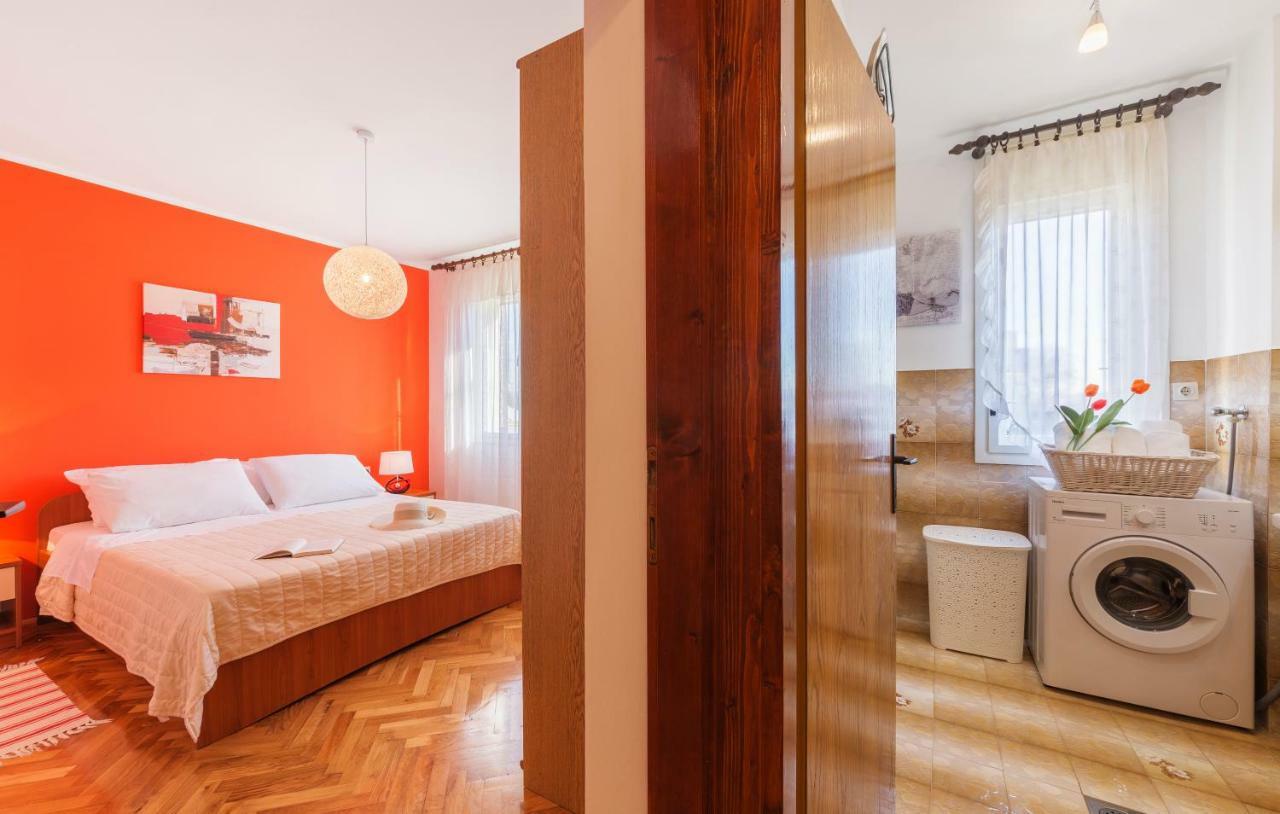 Two Bedroom Apartment, Nice Neighborhood, Free Parking, Wifi Pula Bagian luar foto