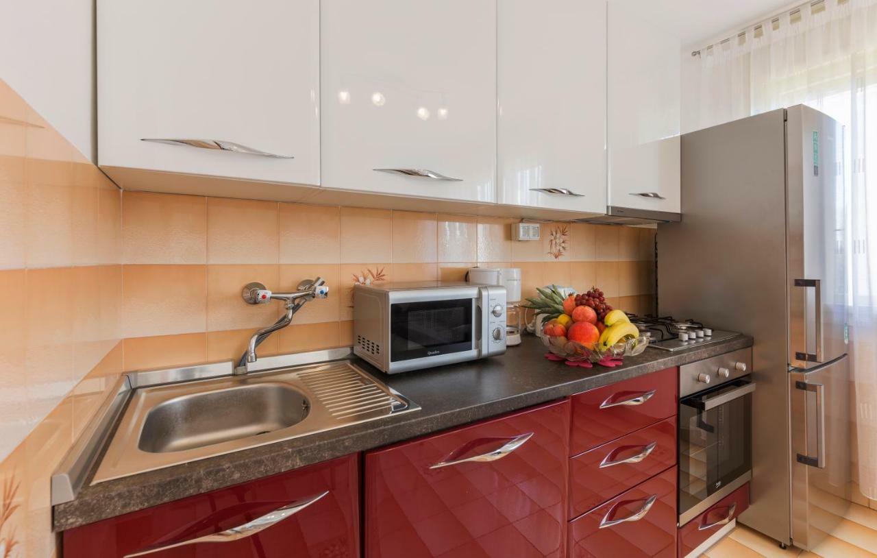 Two Bedroom Apartment, Nice Neighborhood, Free Parking, Wifi Pula Bagian luar foto
