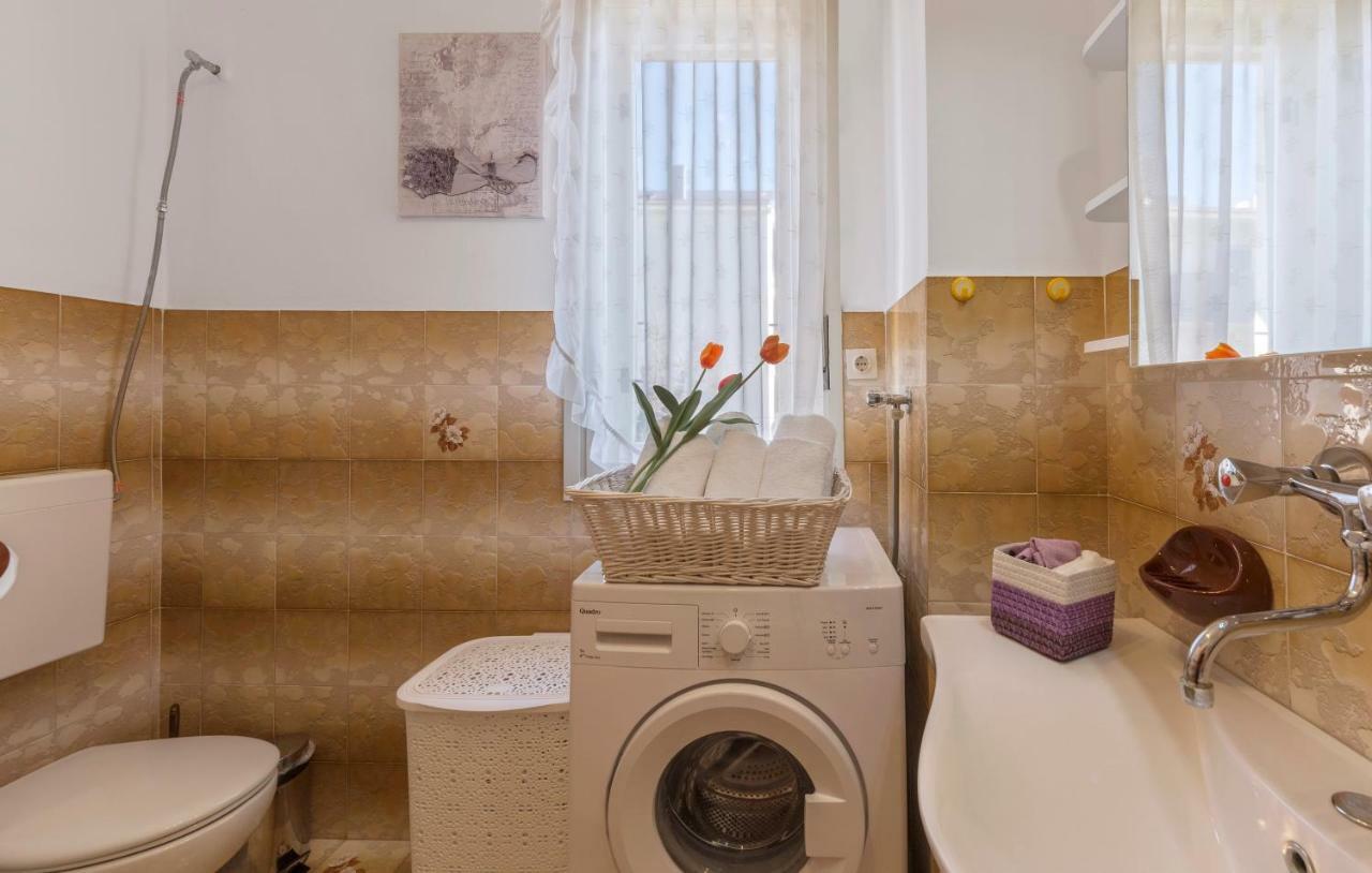 Two Bedroom Apartment, Nice Neighborhood, Free Parking, Wifi Pula Bagian luar foto