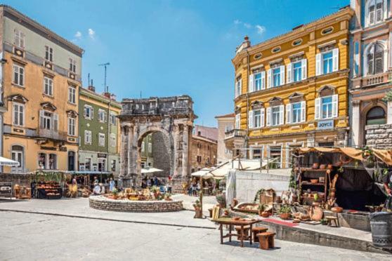Two Bedroom Apartment, Nice Neighborhood, Free Parking, Wifi Pula Bagian luar foto